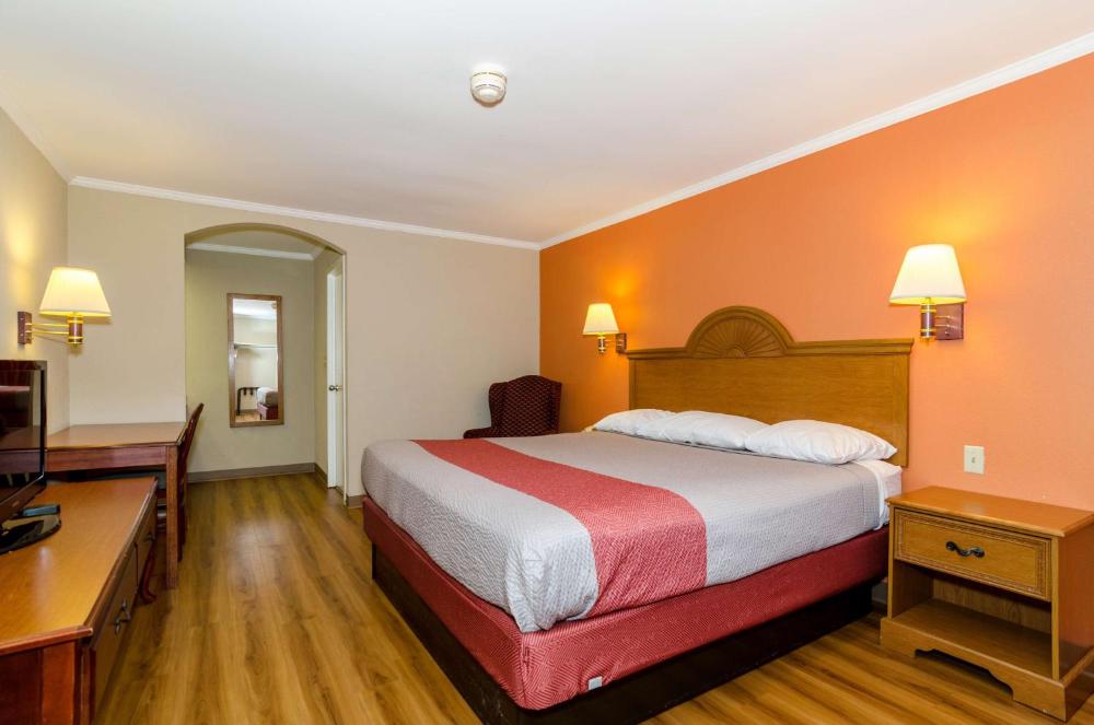 King Room - Smoking interior